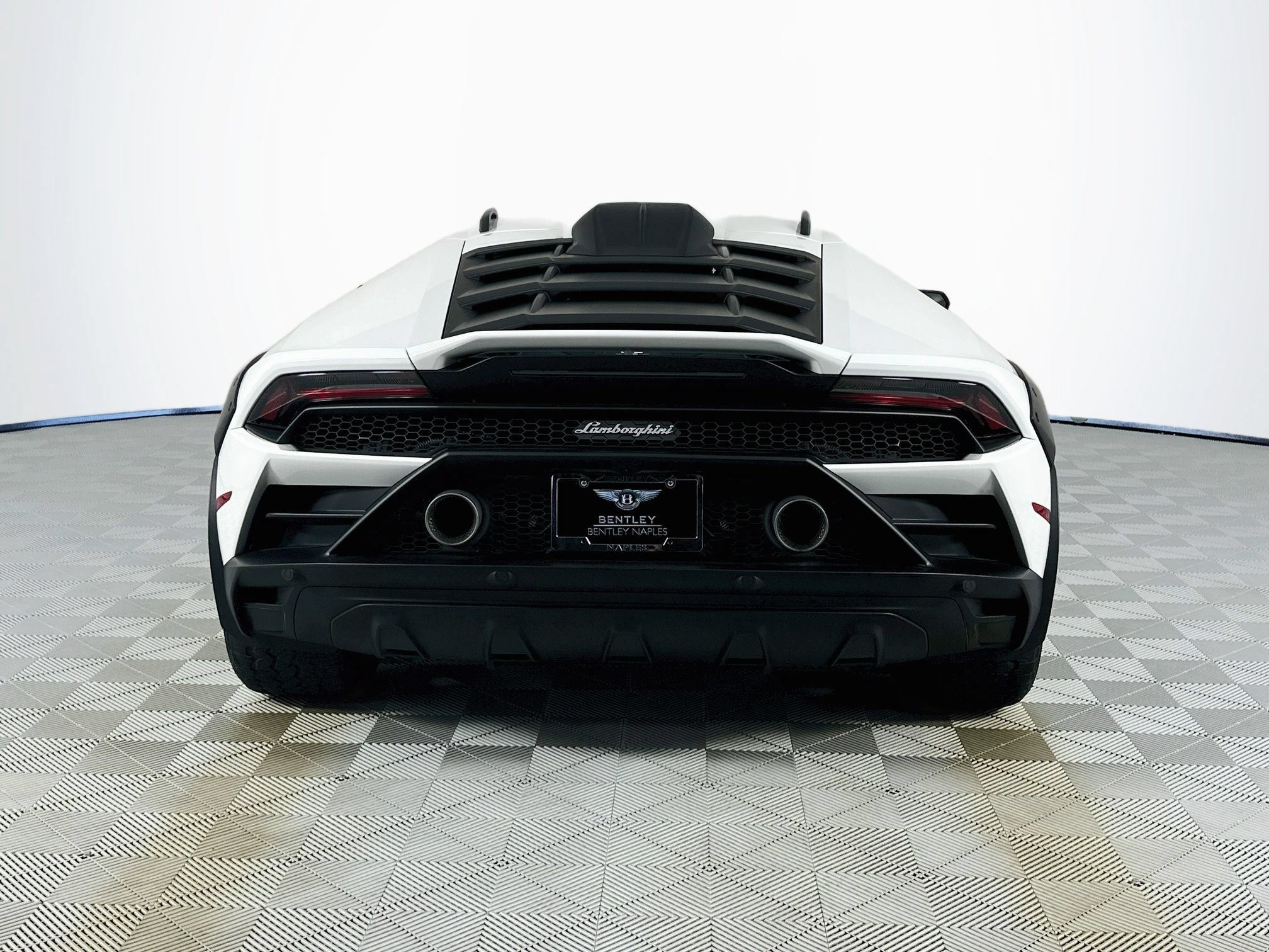 Used 2023 Lamborghini Huracan Sterrato AWD/4WD image 6