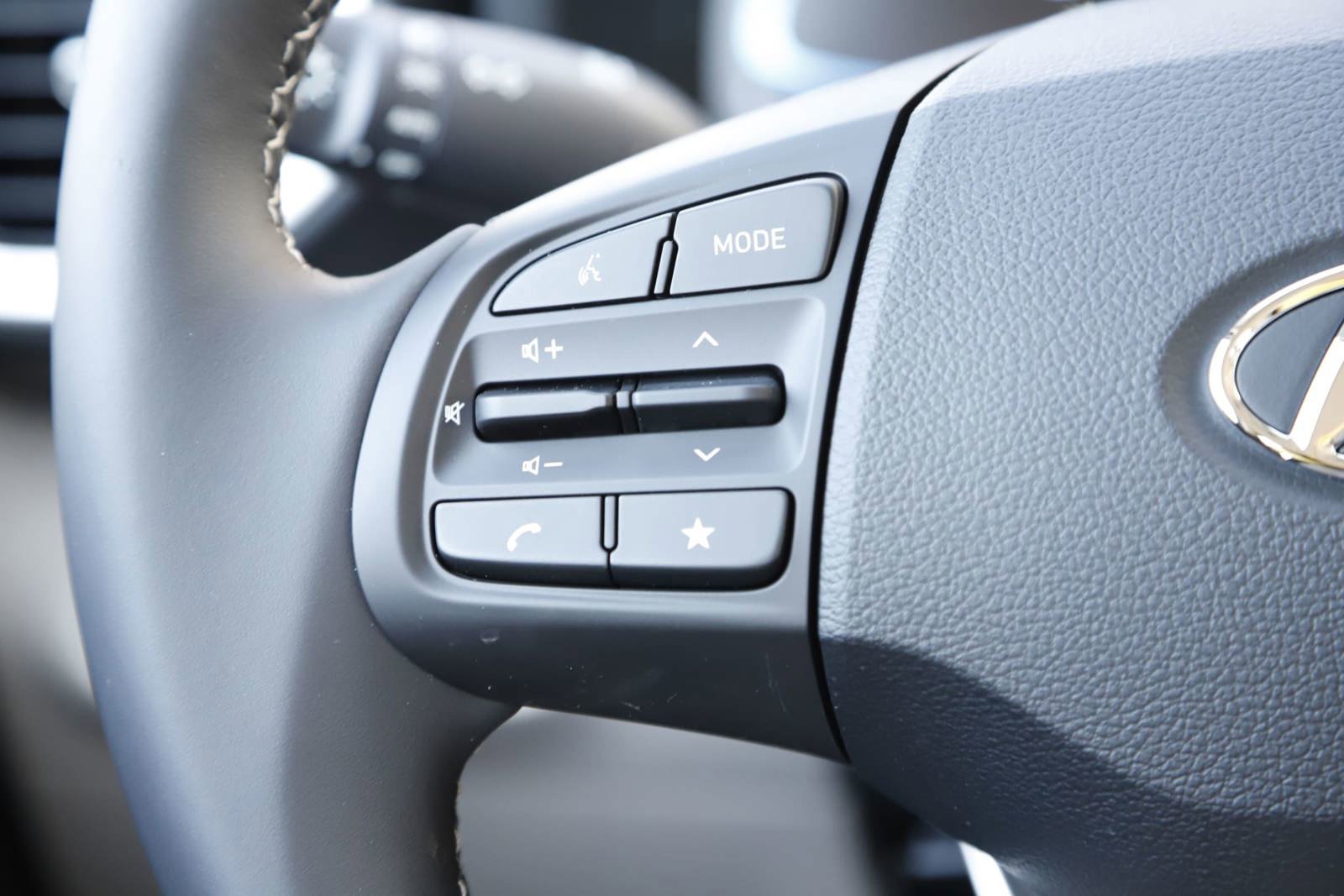 New 2026 Hyundai Venue SEL FWD image 19