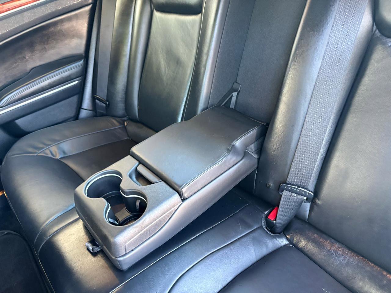 Used 2012 Chrysler 300 Limited RWD image 22