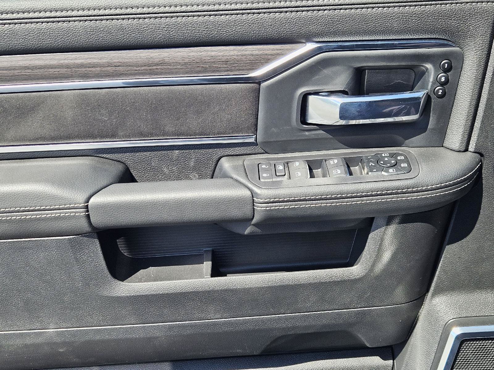 New 2027 RAM 3500 Laramie AWD/4WD image 17