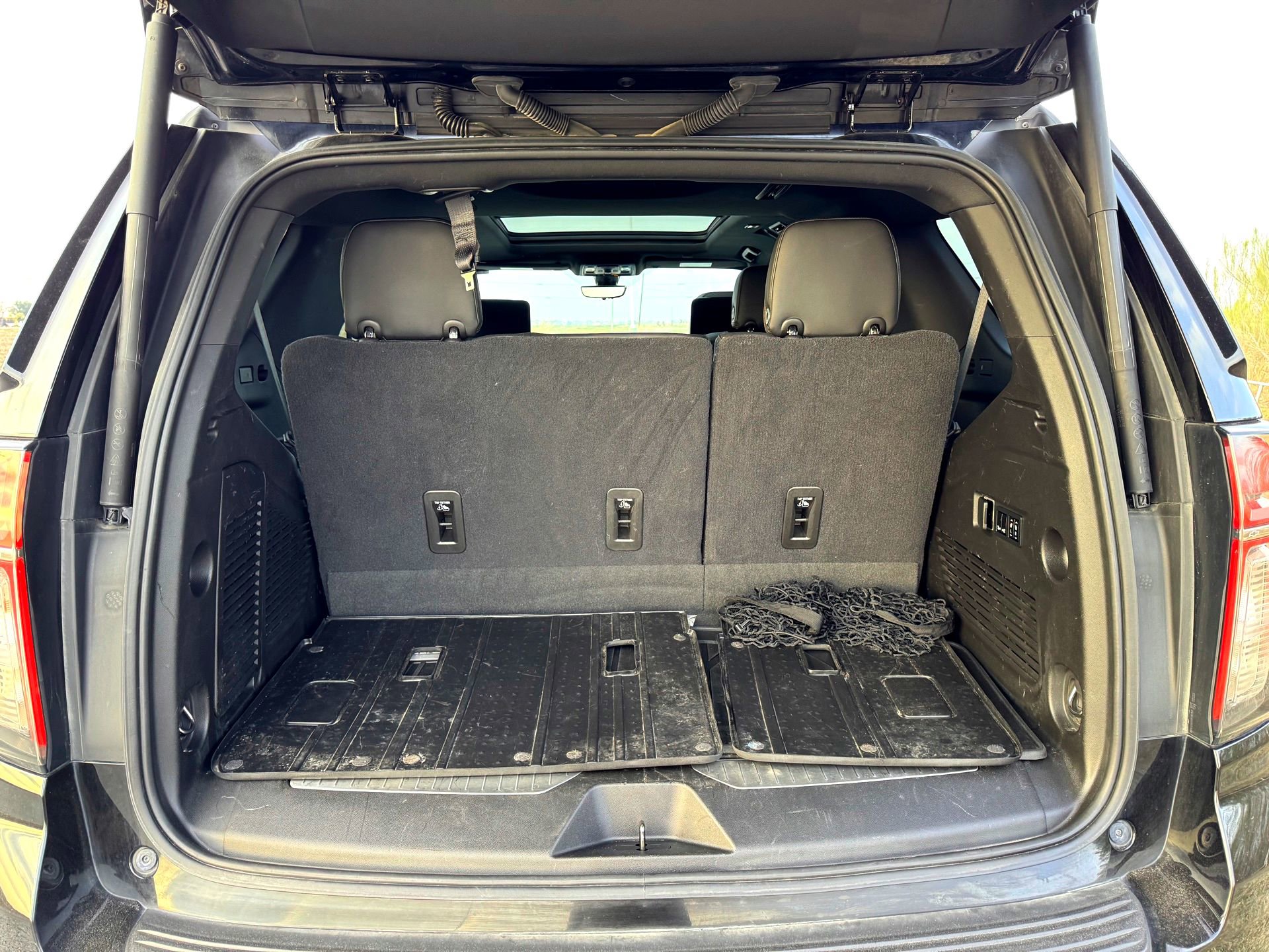 Used 2021 Chevrolet Tahoe High Country w/ Premium Package image 8