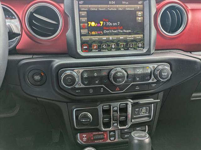 Used 2023 Jeep Wrangler Unlimited Rubicon w/ Cold Weather Group AWD/4WD image 12