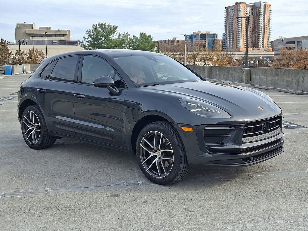 Used 2025 Porsche Macan image 7