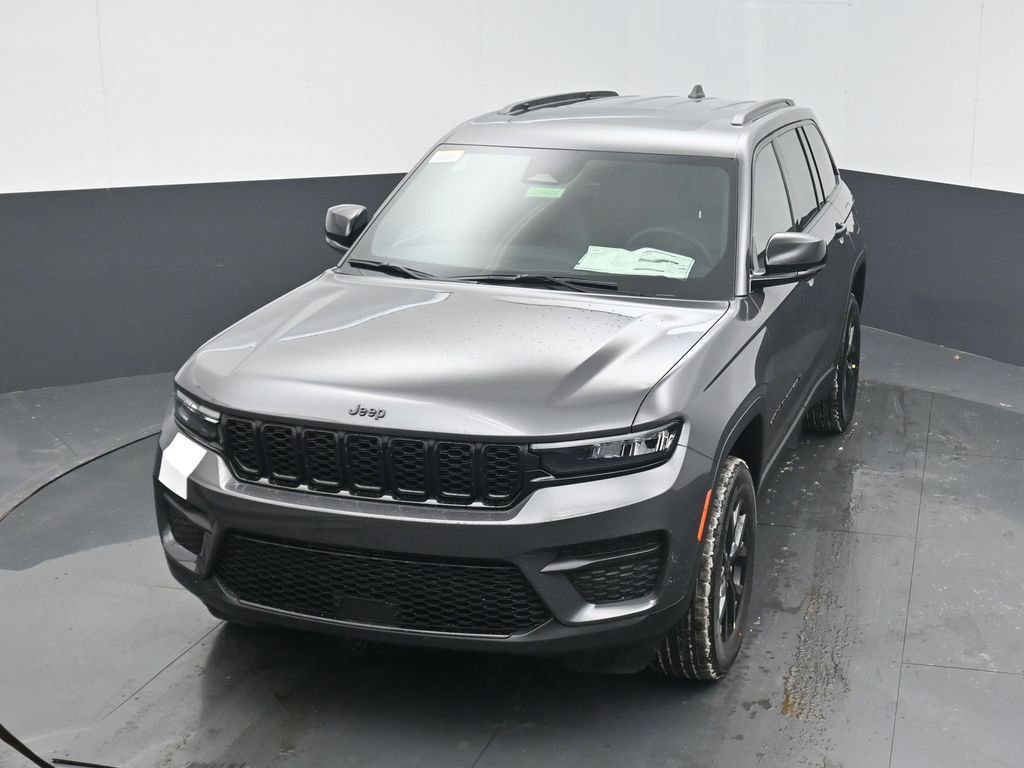 New 2025 Jeep Grand Cherokee Altitude image 38