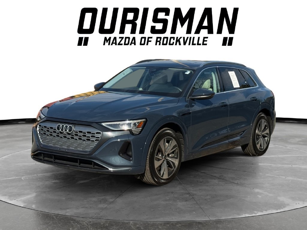 Used 2024 Audi Q8 e-tron Premium Plus w/ Premium Plus Package AWD/4WD image 2