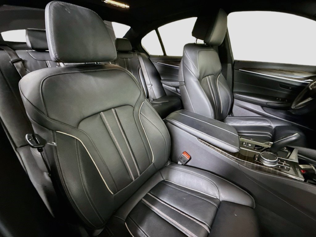 Used 2020 BMW M550i xDrive AWD/4WD image 28