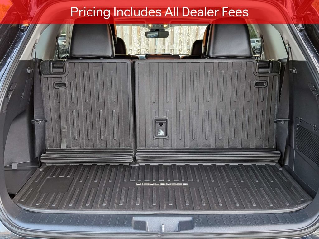 Used 2022 Toyota Highlander XLE FWD image 14