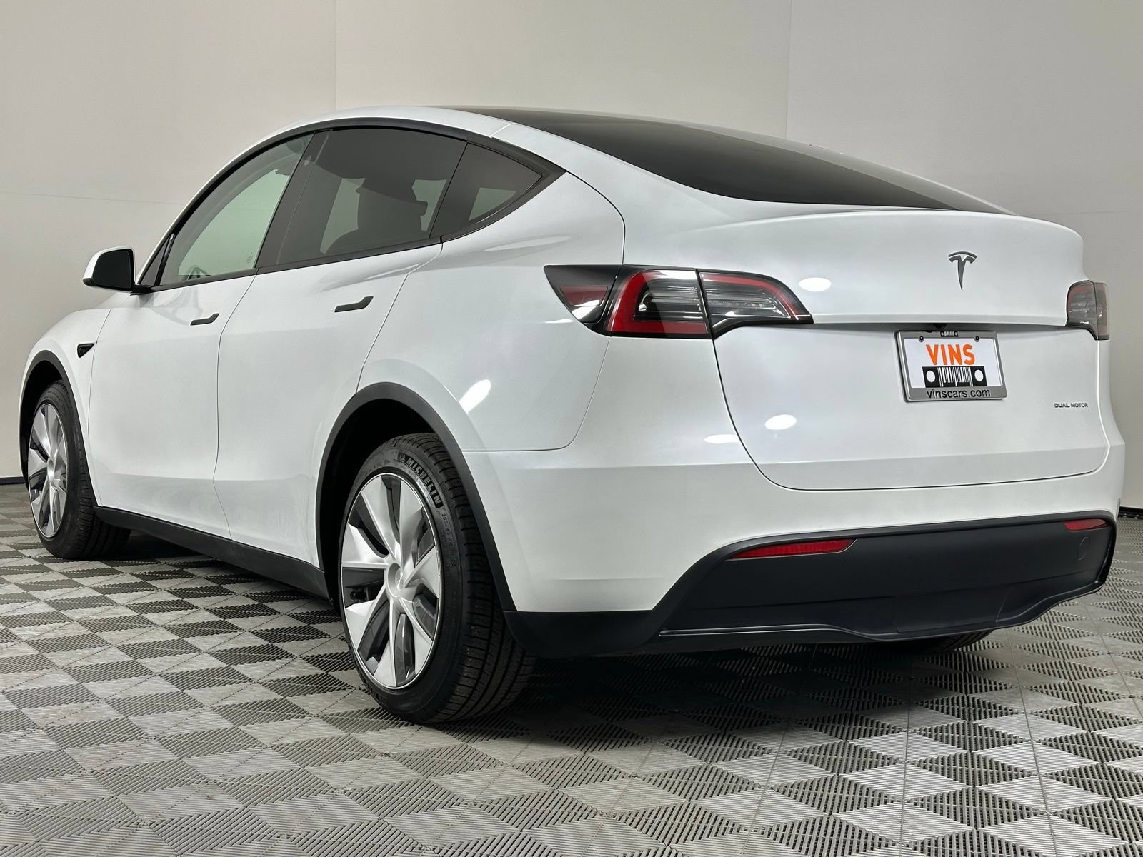 Used 2023 Tesla Model Y Long Range AWD/4WD image 21