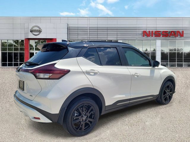 Certified 2024 Nissan Kicks SR w/ SR Premium Package FWD image 2