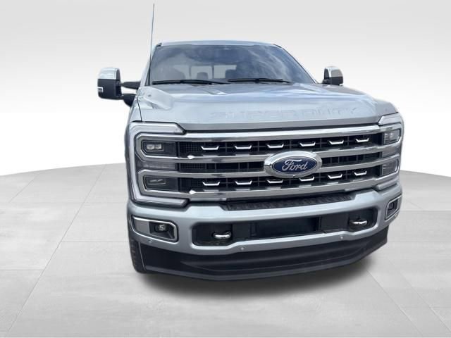 Used 2023 Ford F350 Platinum AWD/4WD image 6