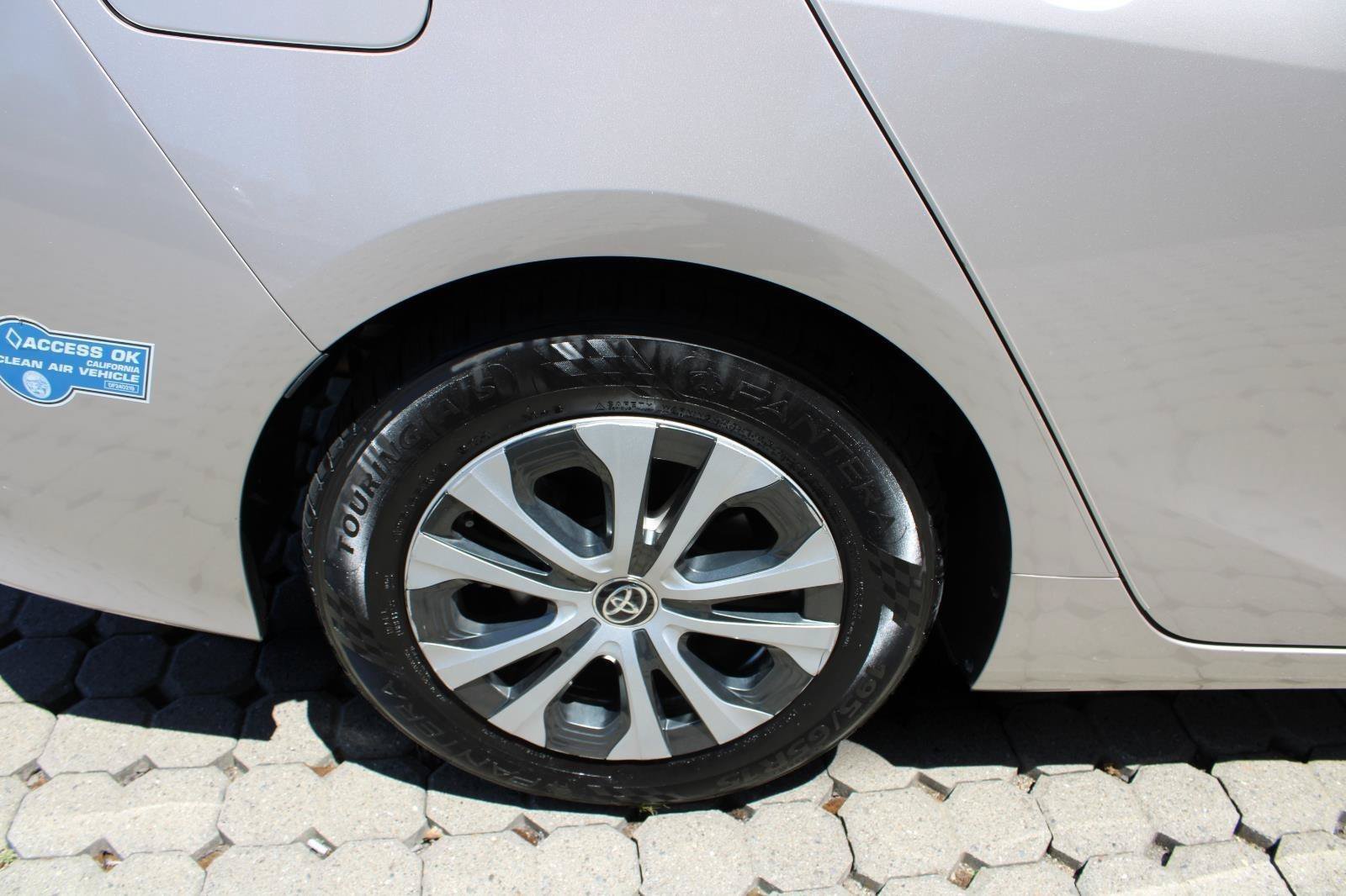 Used 2021 Toyota Prius Prime XLE FWD image 14