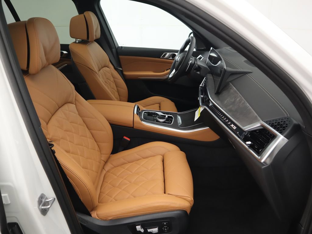 Certified 2026 BMW X5 sDrive40i w/ Climate Comfort Package RWD image 22