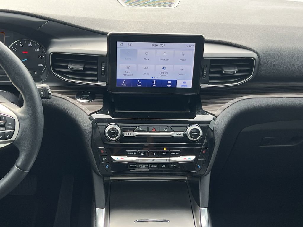 Used 2022 Ford Explorer Limited w/ Equipment Group 301A image 4