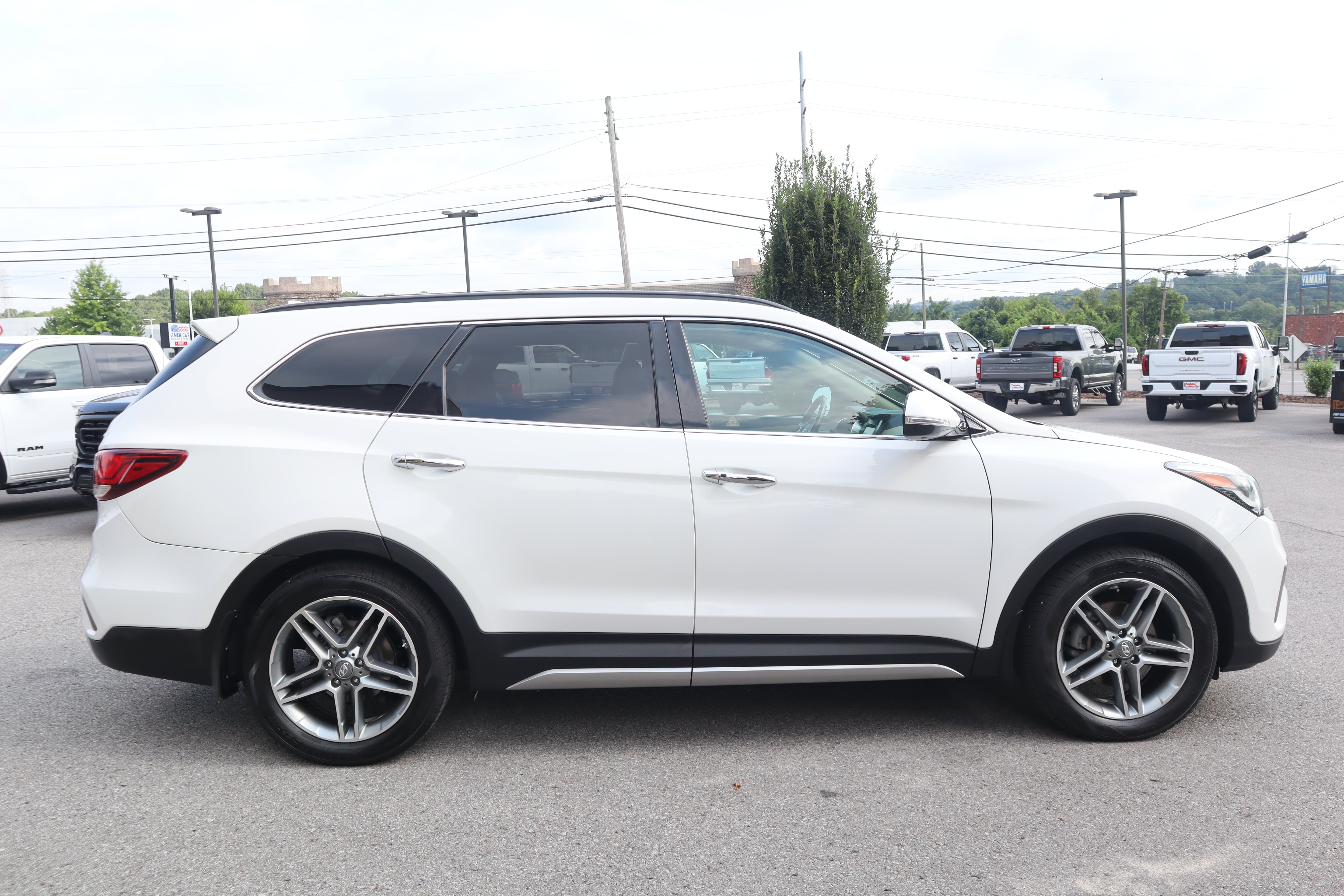 Used 2019 Hyundai Santa Fe XL FWD image 6
