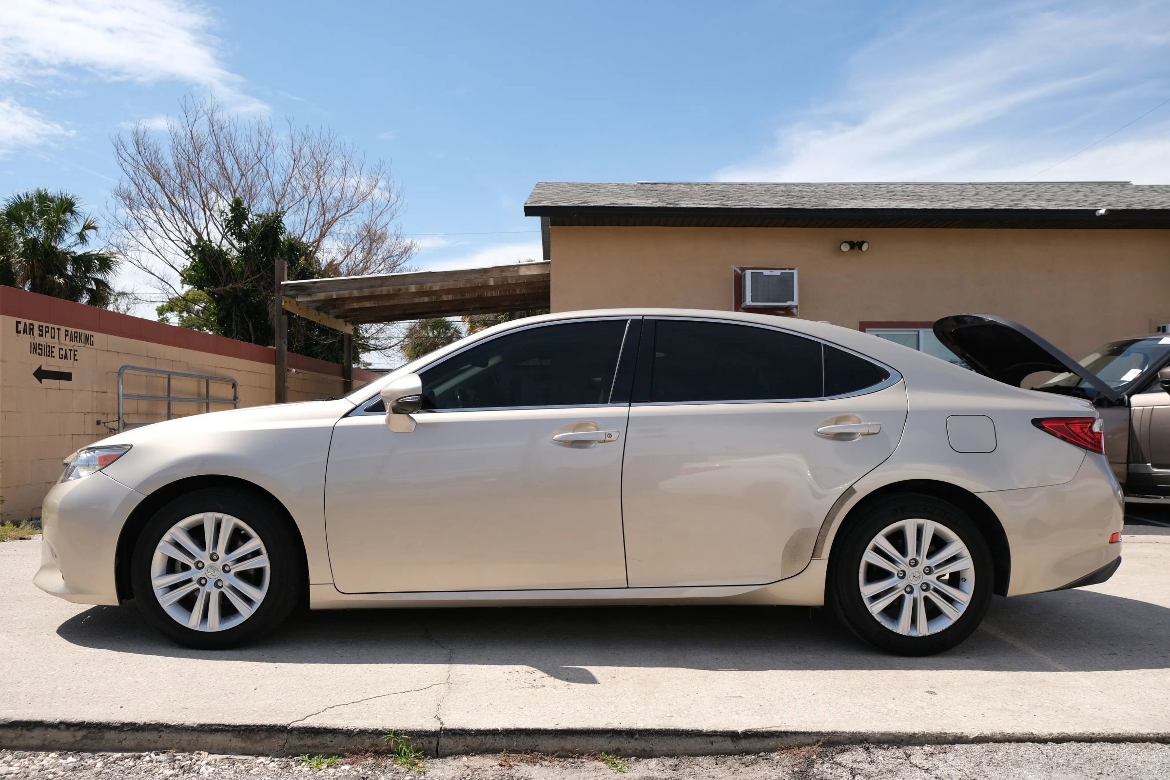 Used 2015 Lexus ES 350 w/ Premium Package FWD image 8