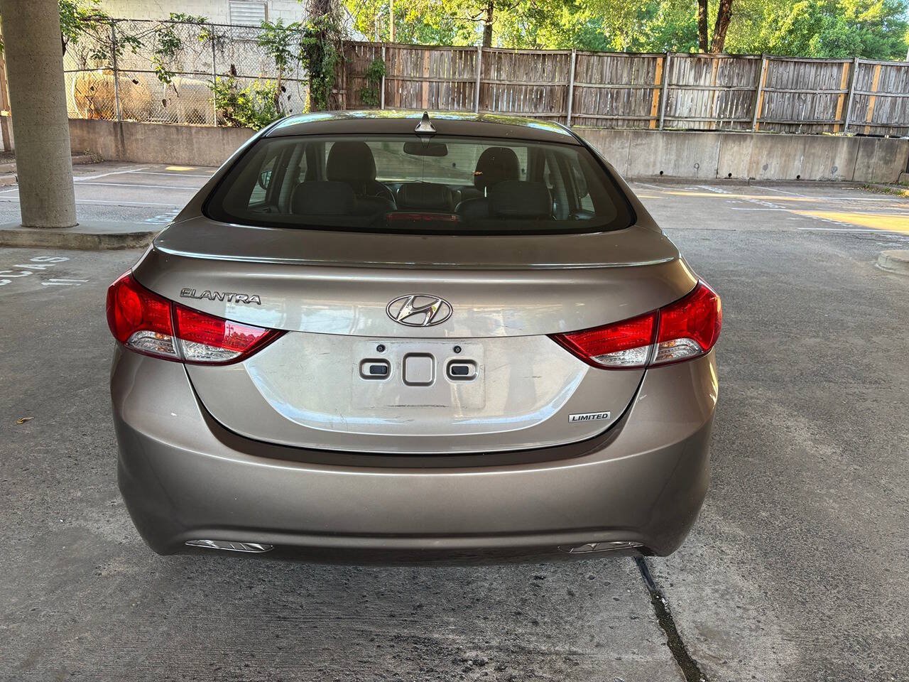 Used 2012 Hyundai Elantra Limited FWD image 6