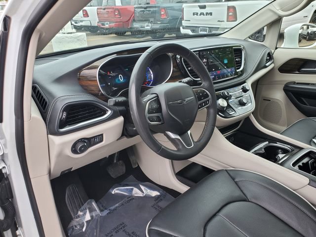 Used 2022 Chrysler Pacifica Limited FWD image 12