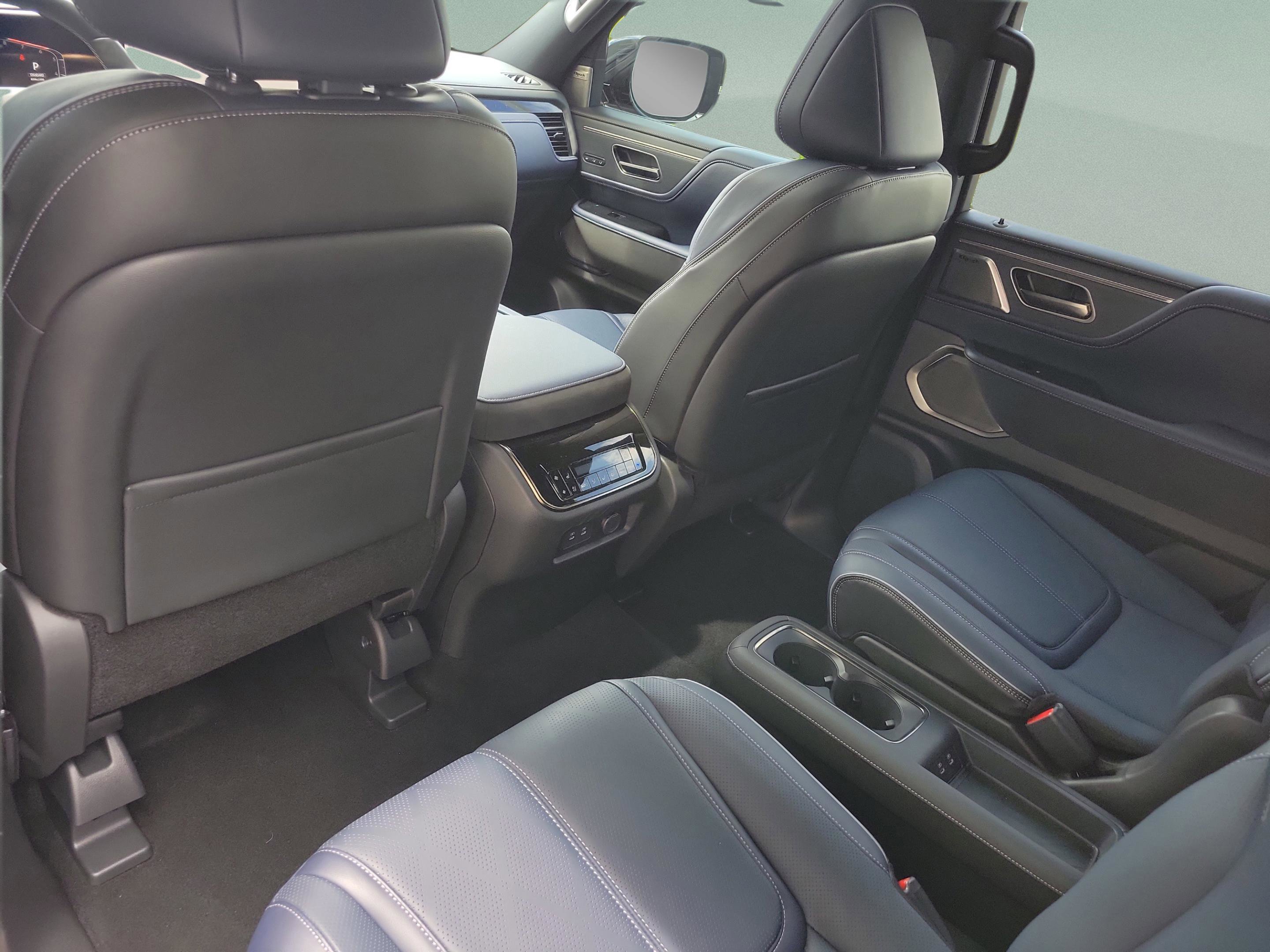 Certified 2026 INFINITI QX80 4WD w/ Sport Exterior Package image 26