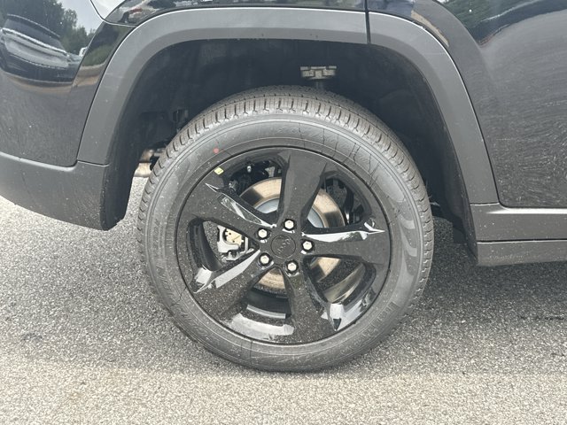 New 2026 Jeep Grand Cherokee Limited w/ Limited Altitude Package AWD/4WD image 17