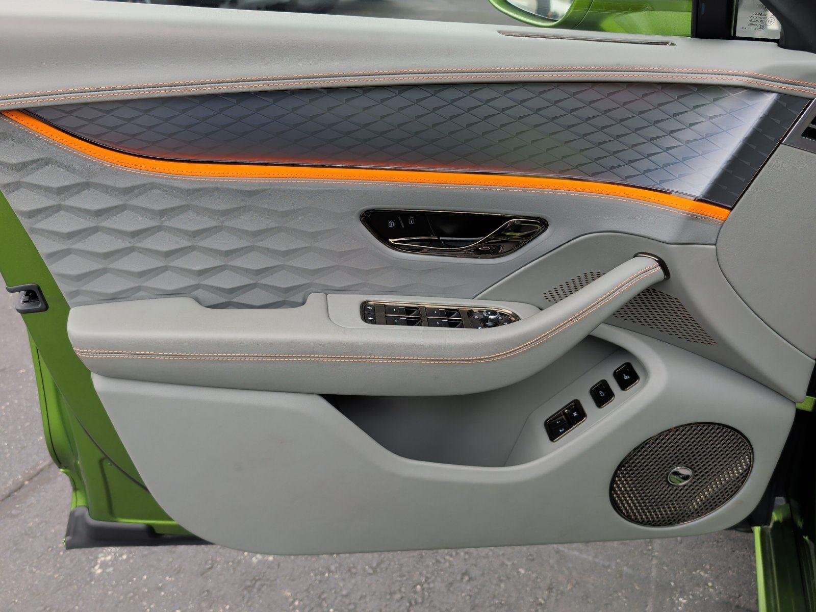 New 2025 Bentley Flying Spur Plug-In Hybrid AWD/4WD image 21