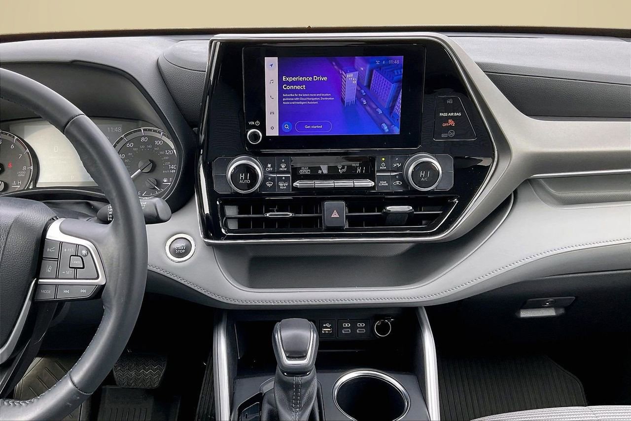 Used 2023 Toyota Highlander LE image 13