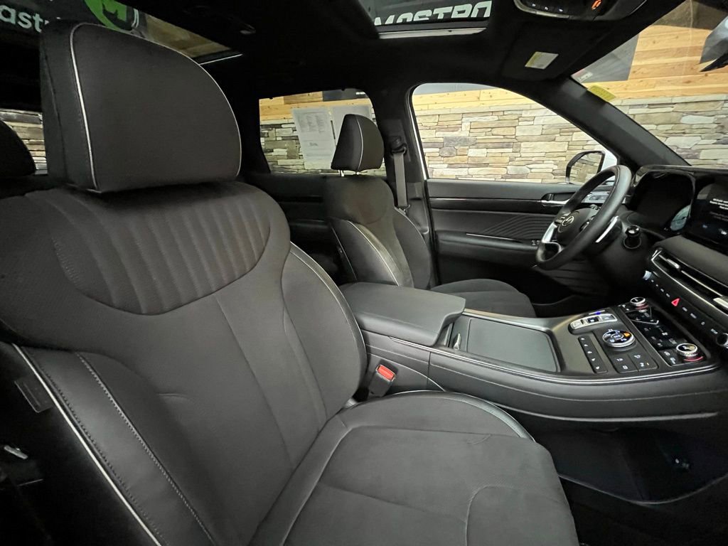 Used 2025 Hyundai Palisade Calligraphy image 15