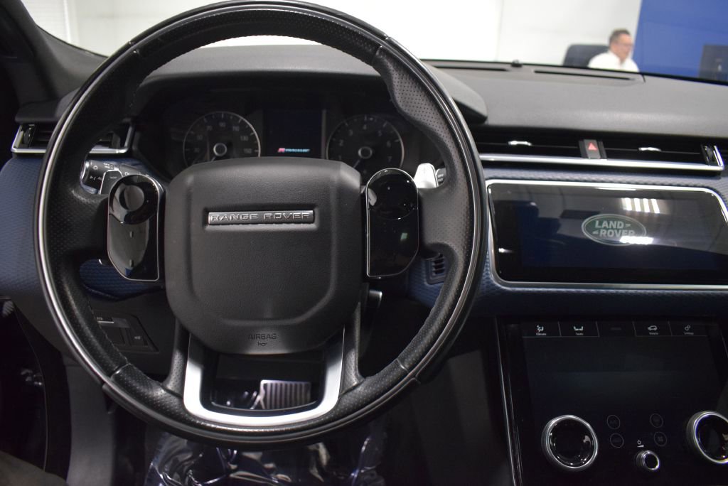 Used 2020 Land Rover Range Rover Velar R-Dynamic S image 9