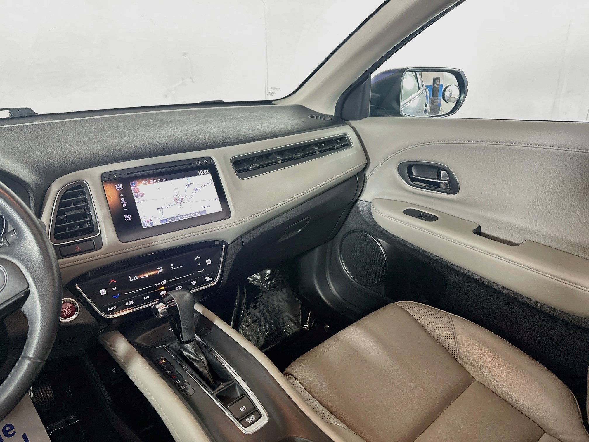 Used 2017 Honda HR-V EX-L image 23