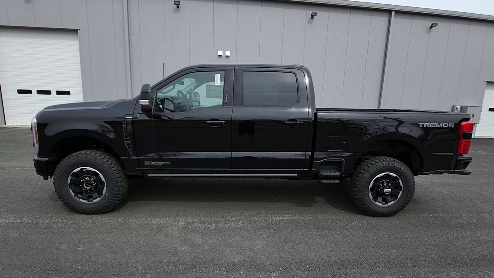 New 2026 Ford F350 Lariat w/ Tremor Off-Road Package image 5