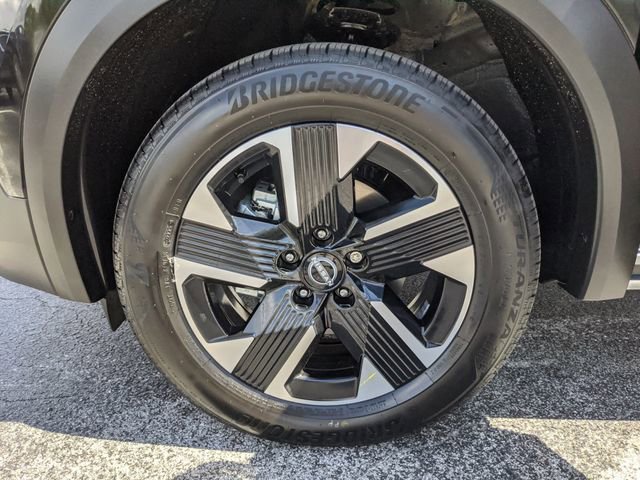 Certified 2025 Nissan Kicks SV w/ SV Premium Package AWD/4WD image 42