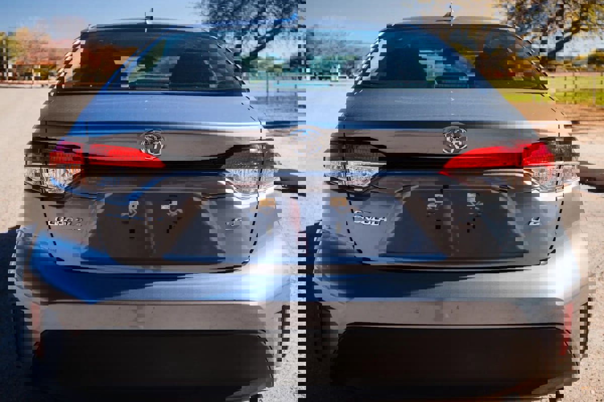 Used 2023 Toyota Corolla LE image 6