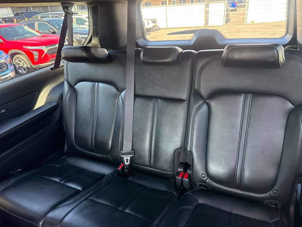 Used 2024 Jeep Wagoneer L Series II w/ Flexible Seating Group RWD image 12