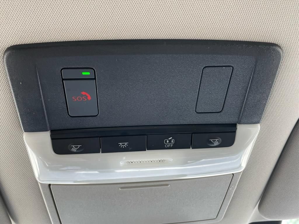 Used 2025 Nissan Pathfinder SV FWD image 16