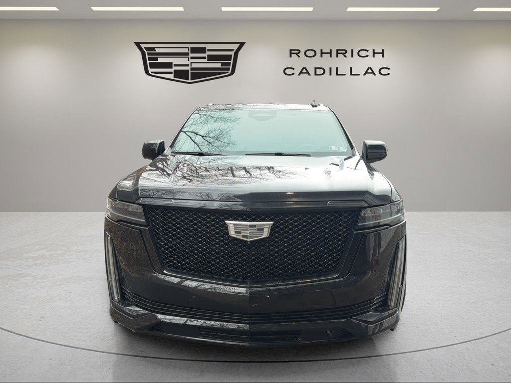 Certified 2022 Cadillac Escalade Sport Platinum w/ LPO, ONYX Package AWD/4WD image 2