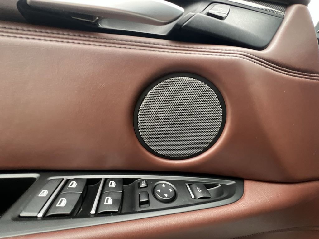 Used 2016 BMW X5 M image 25