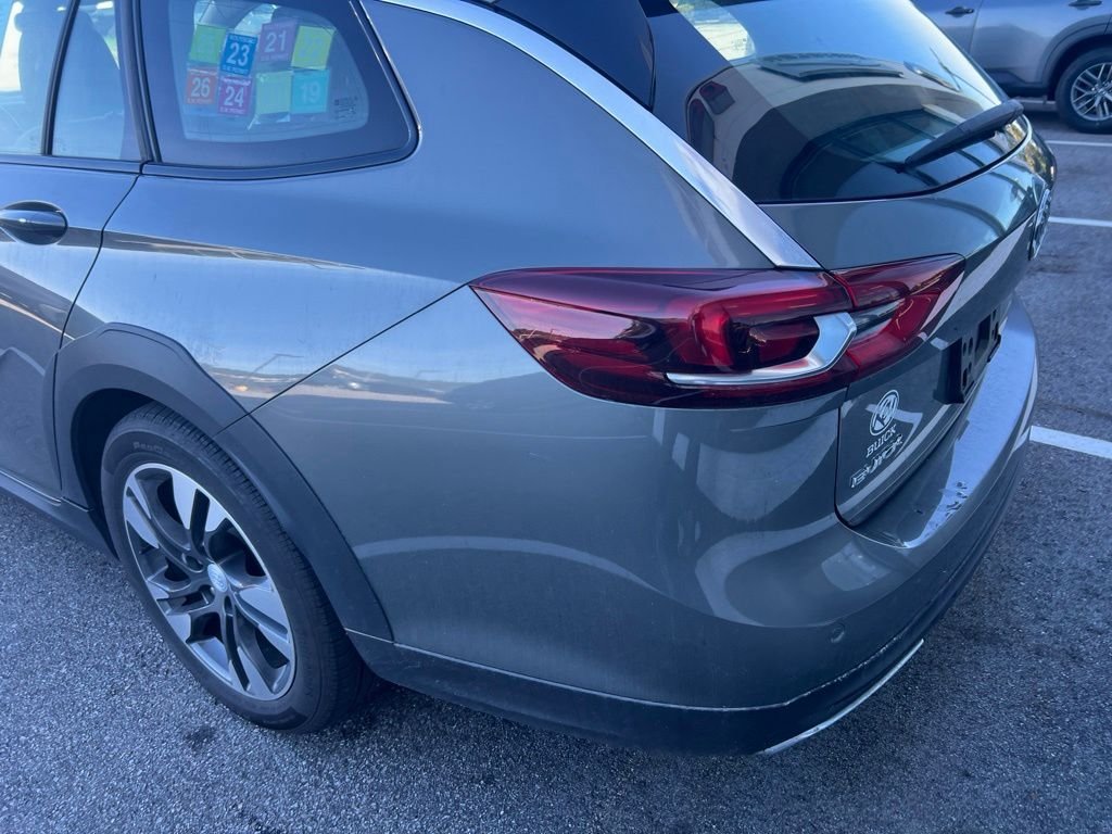 Used 2018 Buick Regal Essence w/ Driver Confidence Package #1 AWD/4WD image 5