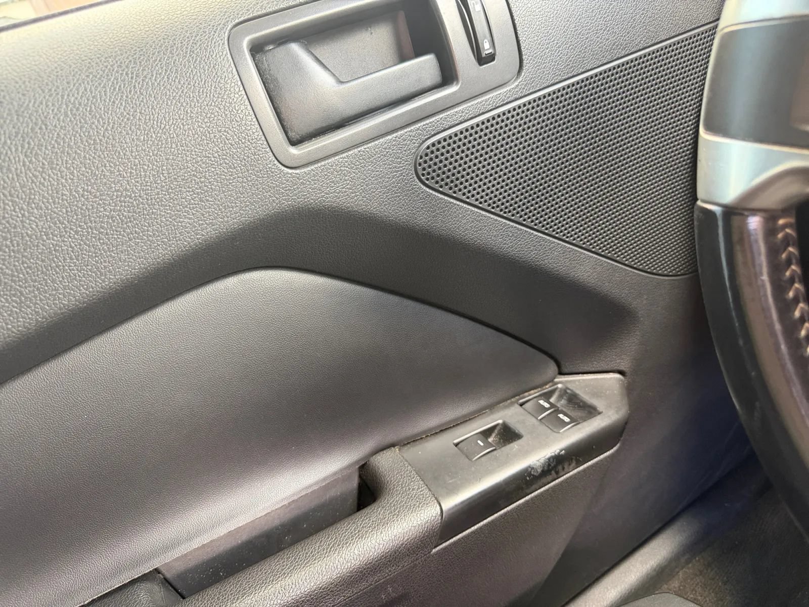 Used 2014 Ford Mustang Convertible RWD image 17