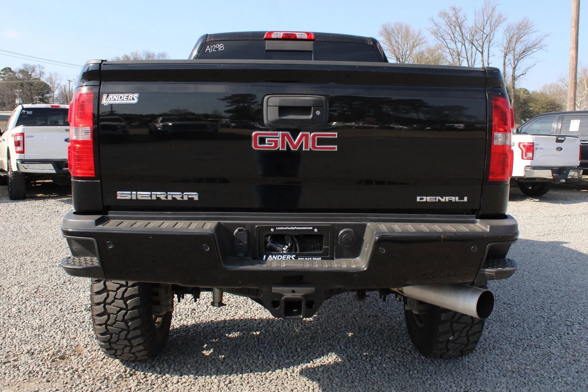 Used 2015 GMC Sierra 2500 Denali w/ Duramax Plus Package image 9