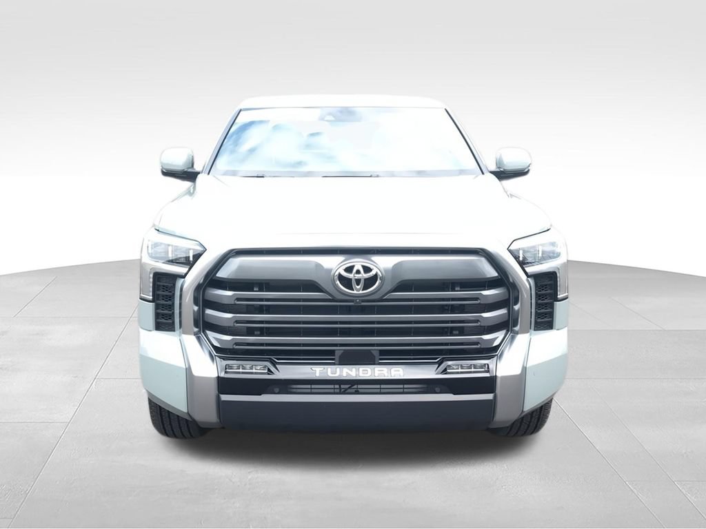 Used 2025 Toyota Tundra Limited AWD/4WD image 4