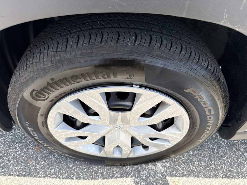 Used 2023 Toyota Corolla Cross L FWD image 11
