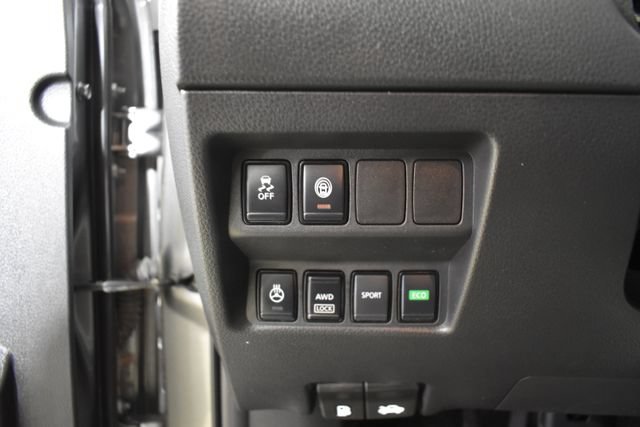 Used 2022 Nissan Rogue Sport SV AWD/4WD image 14