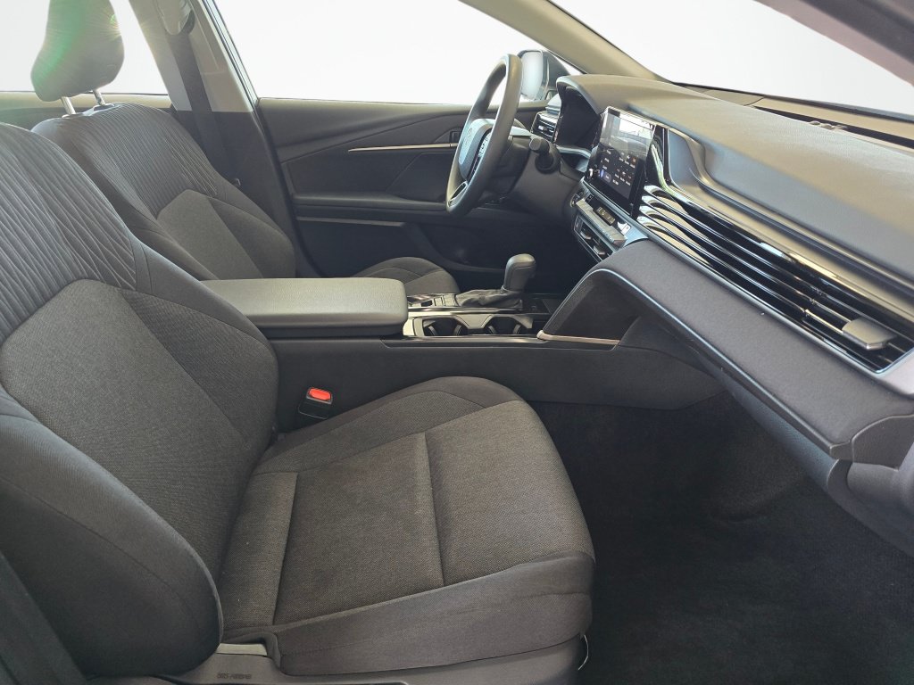Used 2025 Toyota Camry LE FWD image 43