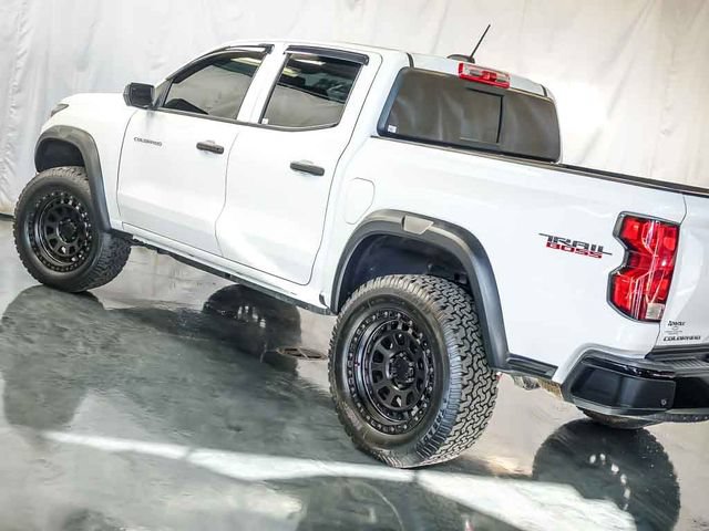 Used 2025 Chevrolet Colorado Trail Boss w/ Midnight Edition AWD/4WD image 11