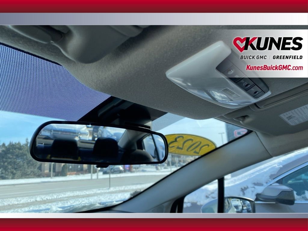 Used 2023 Nissan Versa SV image 30