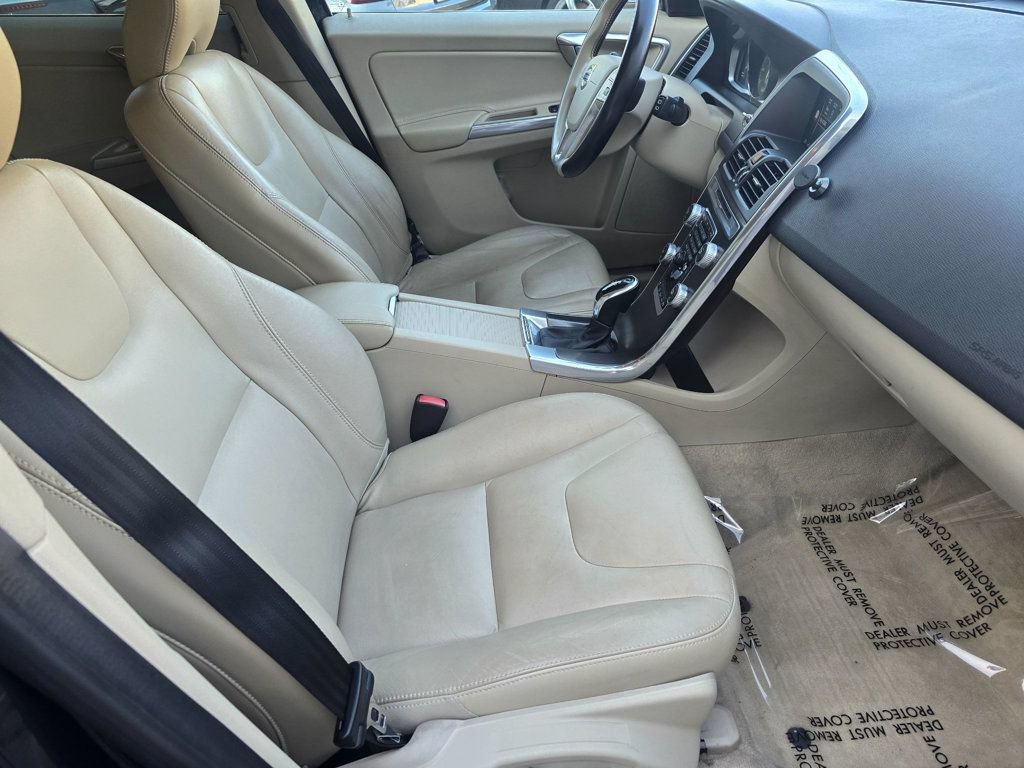 Used 2016 Volvo XC60 T5 Premier w/ Technology Package AWD/4WD image 18