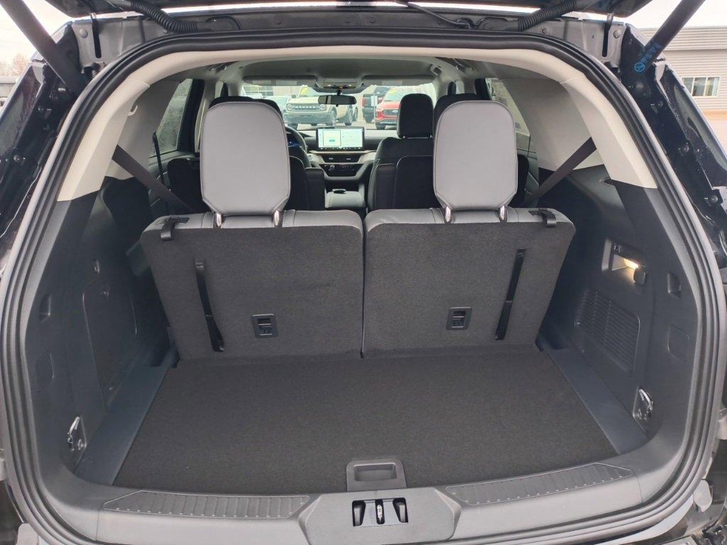 New 2026 Ford Explorer Active w/ Active Comfort Package image 19