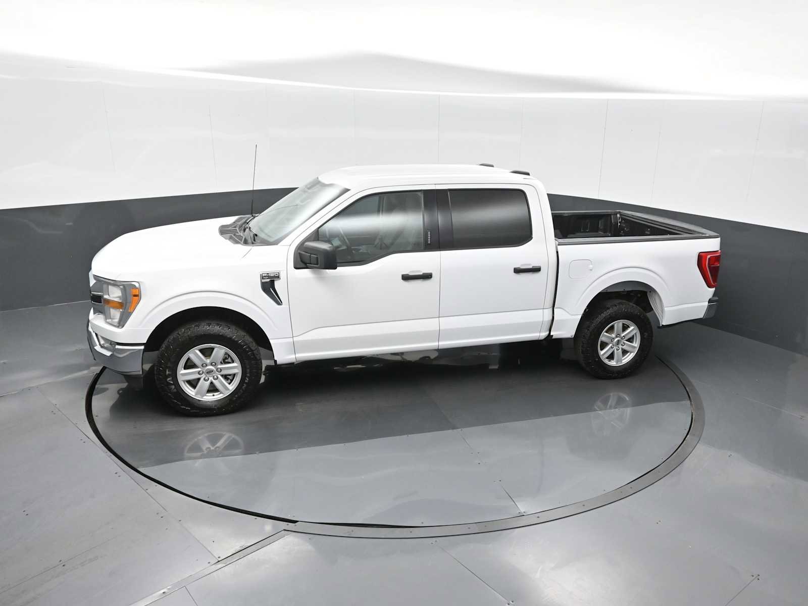 Used 2022 Ford F150 XLT w/ Equipment Group 301A Mid image 18