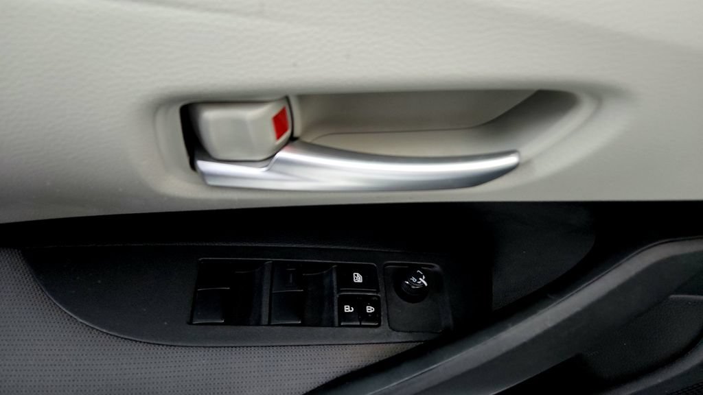 Certified 2021 Toyota Corolla LE w/ Carpet Mat Package (TMS) FWD image 23
