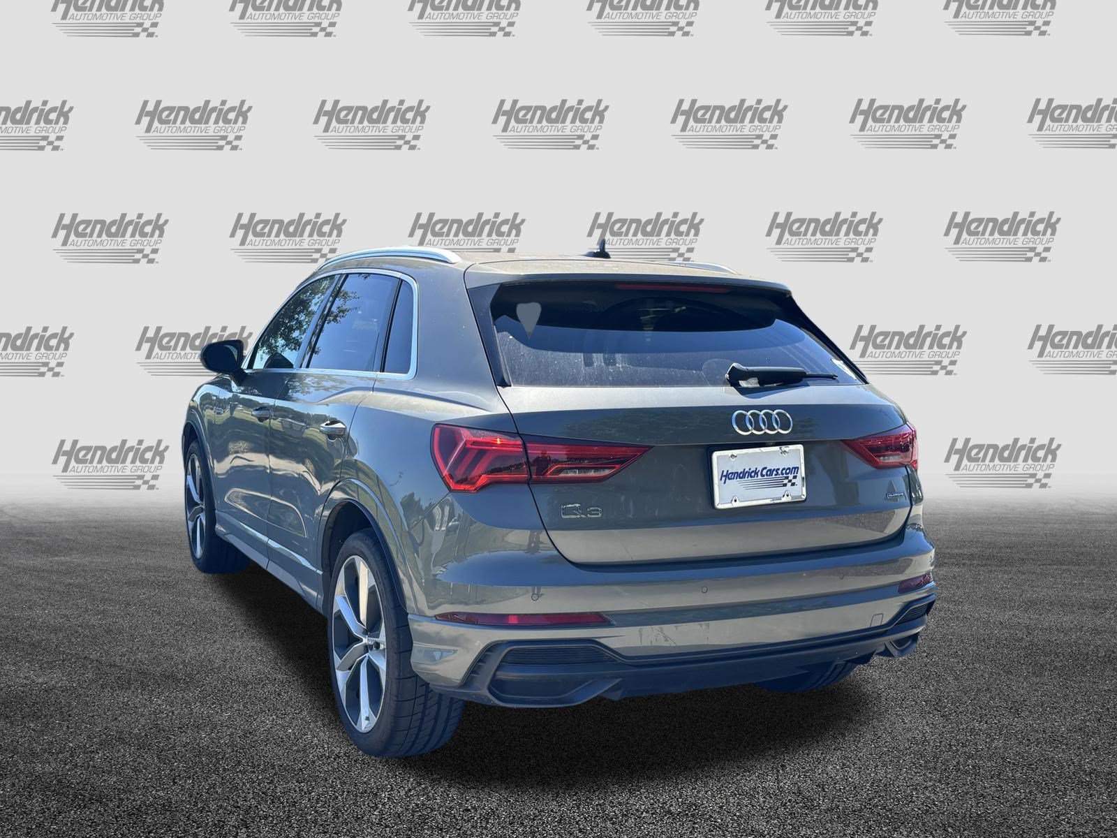 Used 2020 Audi Q3 2.0T Premium Plus w/ Premium Plus Package AWD/4WD image 9