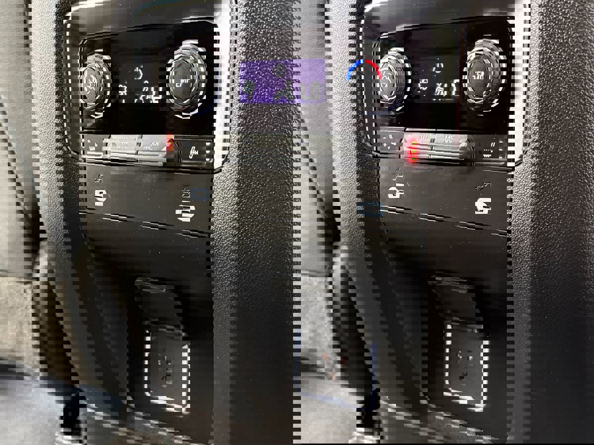 Used 2024 Chevrolet Tahoe High Country image 39